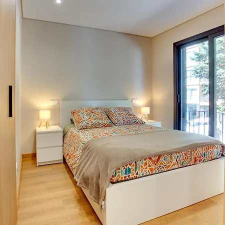 شقة Jardins Da Aurora - Cozy With Private Garden And Parking